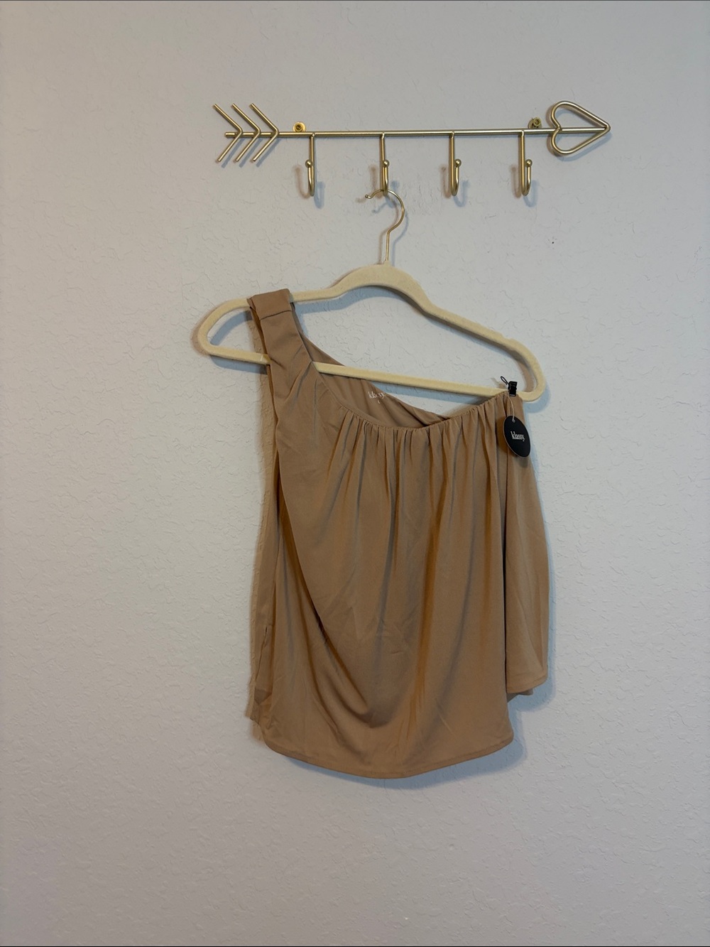 Klasy Beige One Shoulder Padded Top Size Large NWT